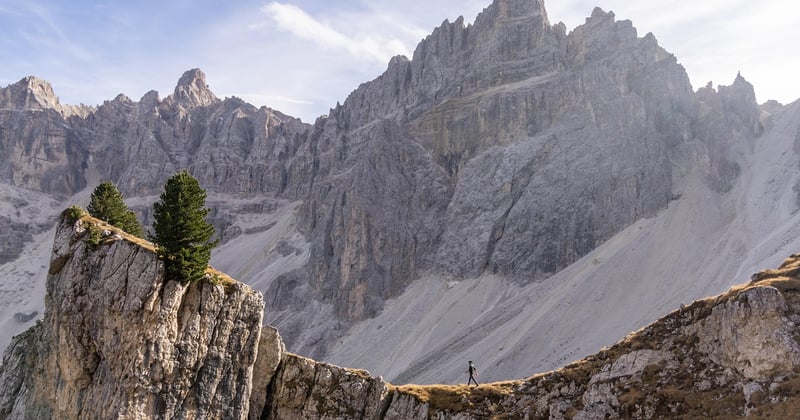 Voyager en solo : comment surmonter la solitude et en faire une force