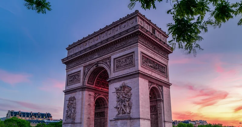 Le soir, à Paris : quand la ville devient vraiment romantique